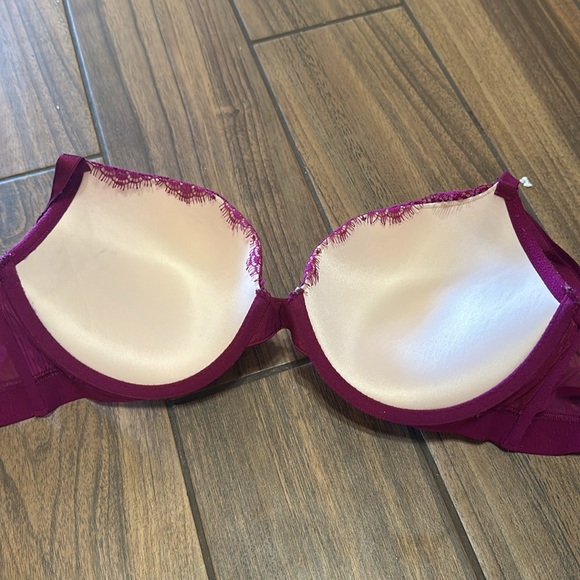Victoria Secret push up bra - Picture 2 of 3
